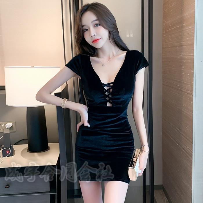 ホログラムタグ付✨未使用品✨ロベルトカヴァリ タイトドレスワンピース　40 セクシー ワンピース ベロア タイトワンピ ミニ丈 シンプル 女性