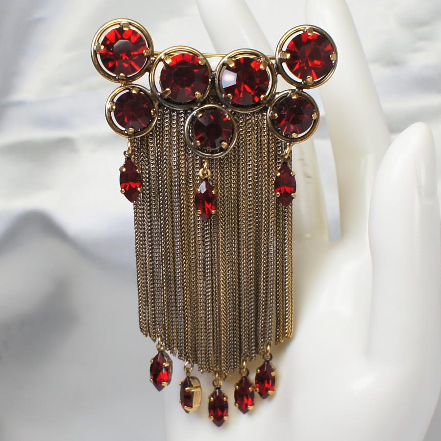 ブローチ ドイツ製 スワロフスキー クリスタル ドレープ 赤 レッド