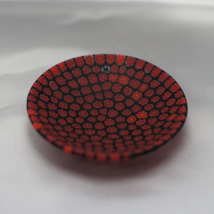 イタリア製　赤色ガラス皿 黒色台座付き ベネチアングラス 皿 小 直径80mm ミルフィオーリ 黒・赤 イタリア製
