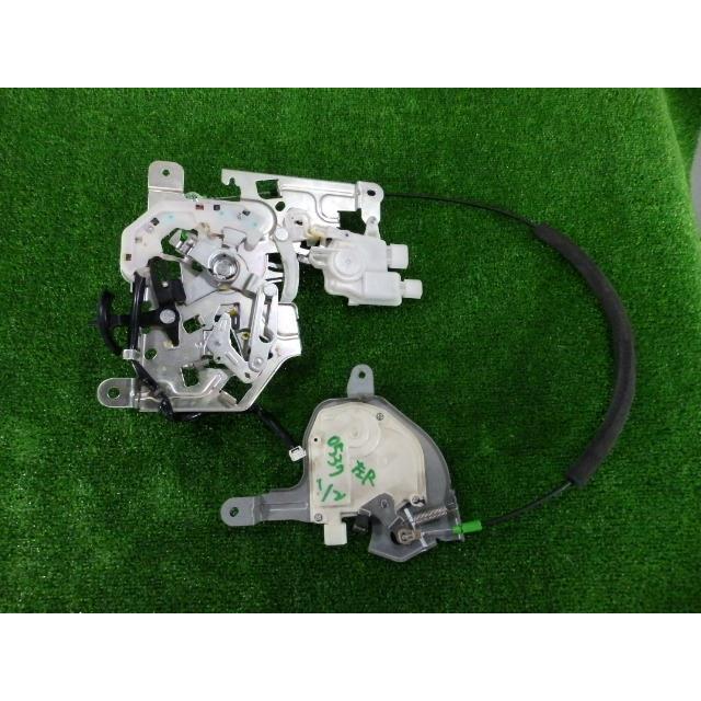 エルグランド DBA-PE52 左リアドアロック VQ35DE GAE 163800-0580 