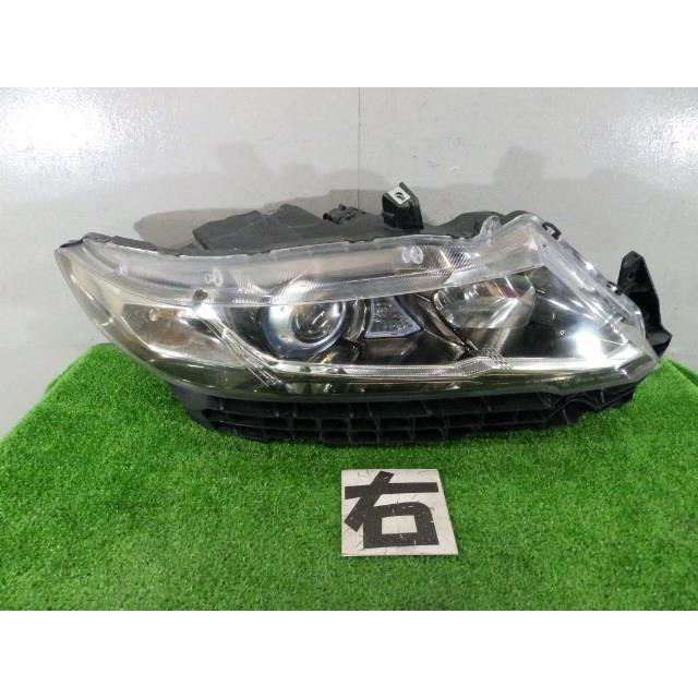 オデッセイ DBA-RB3 右ライト/右ヘッドライト K24A NH737M P7692 33101