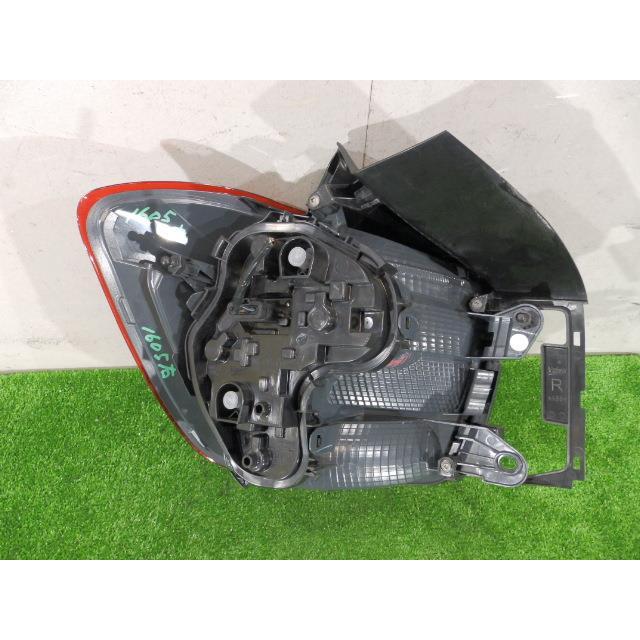 BMW F20 1シリーズ 116i DBA-1A16 右テールランプ N13B16A F2090006575