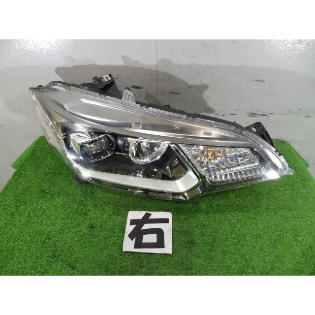フィット DBA-GK5 右ライト/右ヘッドライト L15B R81 W0350 33100-T5A