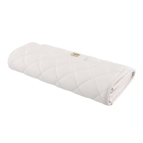 シャネル長財布ホワイト