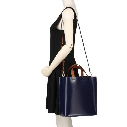 国内即発 MARNI SHMPV01TY3 LV639 ZO215 ハンドバッグ 楽天市場】マルニ MARNI トートバッグ レディース ネイビー