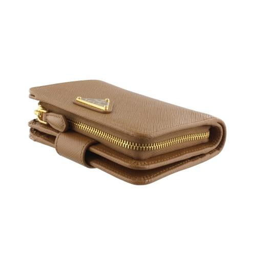 PRADA プラダ 三つ折り財布 三角ロゴ レザー ダークブラウン 美品 楽天市場】PRADA プラダ 小銭入れ付き3つ折り財布三角ロゴ