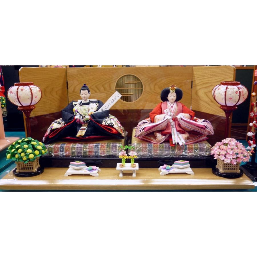親王飾り ＯＩ３−２３☆横幅７０*奥行３６*高さ３４ｃｍ☆金彩刺繍を施した衣装着２人飾