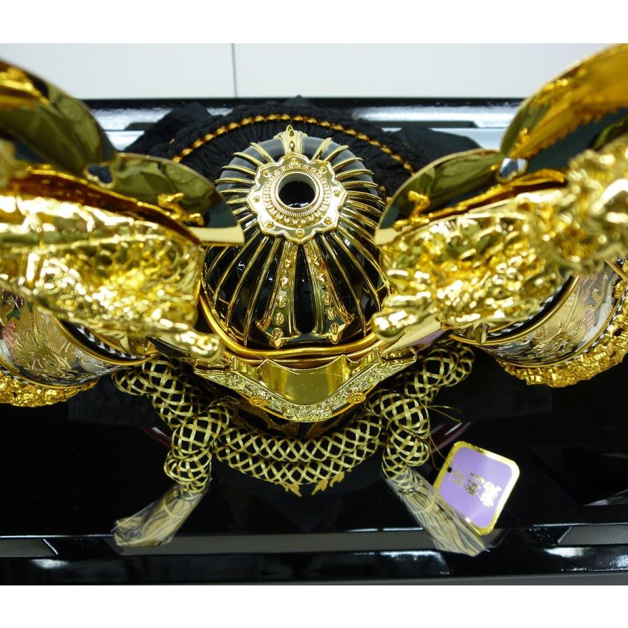 ケース入り五月人形☆兜飾り 彫金 金巻龍☆幅４５ｘ奥行２８ｘ高さ４４ｃｍ☆鍬形に巻きついた昇り龍が豪華な逸品☆端午の節句のお祝いに