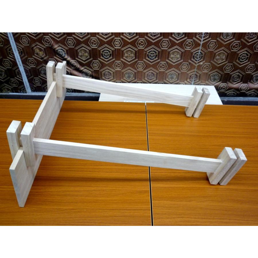 ひなまつり☆飾りつけ台単品☆２５号３段 精神的な統合式 桐材木 飾台(横幅７５ｘ奥ふかさ６０ｘ高さ３３糎)☆超パウダーコンパクト納めるが能力のある（毛氈は別売）