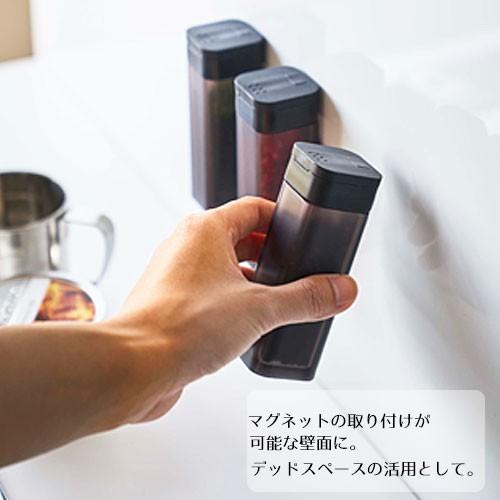 山崎実業 tower マグネット スパイスボトル タワー 調味料入れ ストッカー 調味料ボトル 調味料 60ml マグネット 詰め替え 粉末 浮かせる | tower | 03