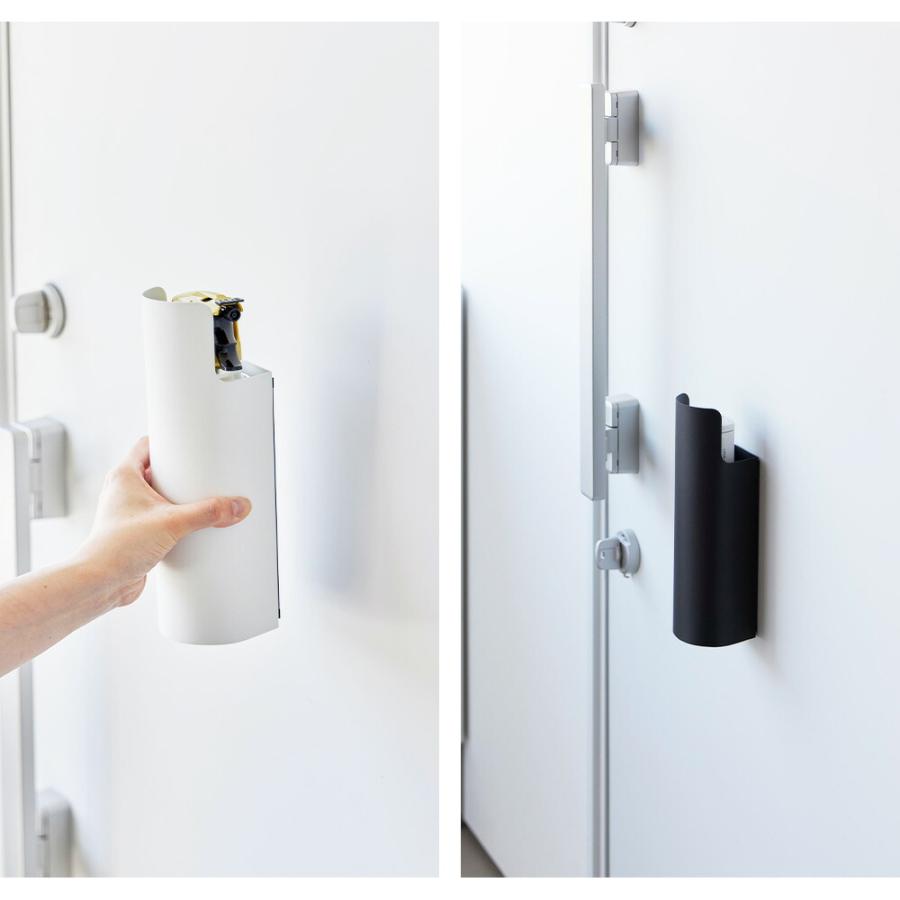 山崎実業 tower マグネット目隠しスプレーホルダー タワー 公式 殺虫剤 消臭スプレー 防水スプレー 潤滑剤 スプレー缶 隠す 懐中電灯 隠せる 浮かせる 玄関 | tower | 07