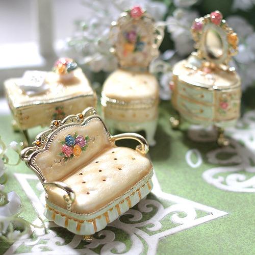 ジュエリーボックス ミニチュア家具シリーズ ミニソファ イエロー EX4442 |  | 01