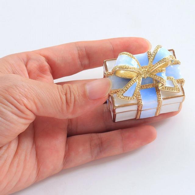 ジュエリーボックス ミニプレゼント 人気の宝石箱がミニチュアサイズに！ リボンの置物 ブルーシャーベット MN0112 |  | 01