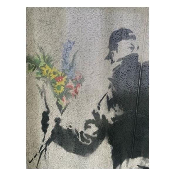 のれん バンクシー おしゃれ 暖簾 間仕切り カーテン 勝手口 BRANDALISED flower bomber スクリーン ストリートアート 省エネ 断熱保温 送料無料 のれん | スタジオジブリ | 01