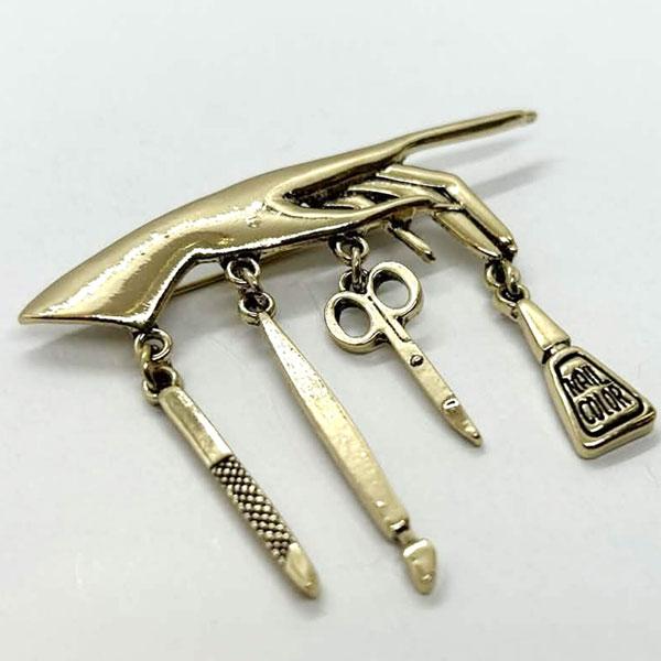 ネイリストのためのブローチ ネイリスト アンティーク風ブローチ ブローチ 卒業式 ユニフォーム レディース モチーフ 雑貨 アクセント ピン 大人 エレガント |  | 04