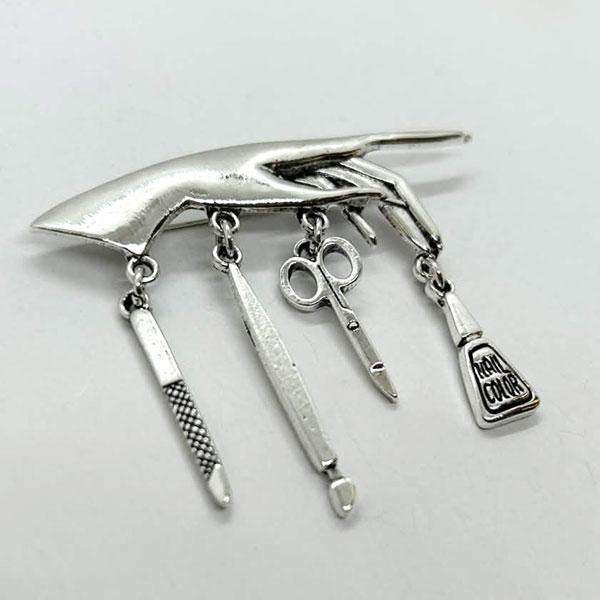 ネイリストのためのブローチ ネイリスト アンティーク風ブローチ ブローチ 卒業式 ユニフォーム レディース モチーフ 雑貨 アクセント ピン 大人 エレガント |  | 05