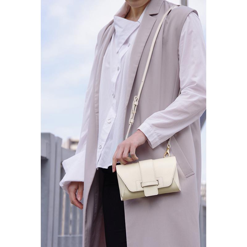 最大51% 3/3限定 レクレド スマホショルダー 本革 軽量 日本製 横型 レディース ブランド 大人 セレブ 化粧箱付き 15-0037 在庫限り | ブランド登録なし | 21