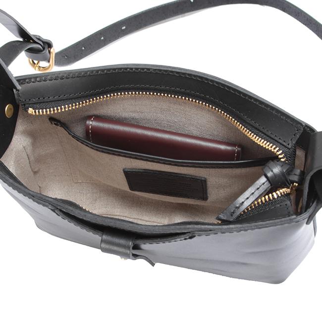 SLOW スロウ herbie latch ハービー ショルダーバッグ ブラック Herbie - Latch Shoulder Bag -｜SLOW – スロウ 公式ECサイト