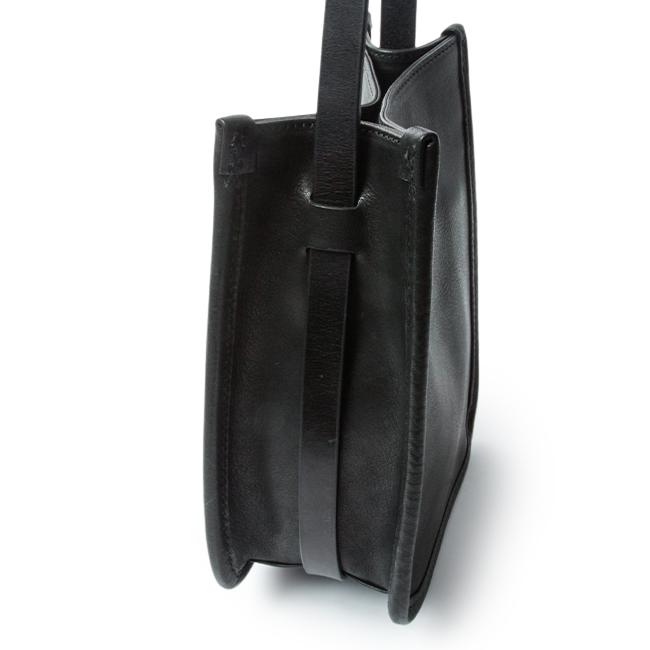 美品　SLOW レザーサコッシュ　ブラック　BONO SLOW(ファッション) 最大52% 9/21まで SLOW スロウ バッグ