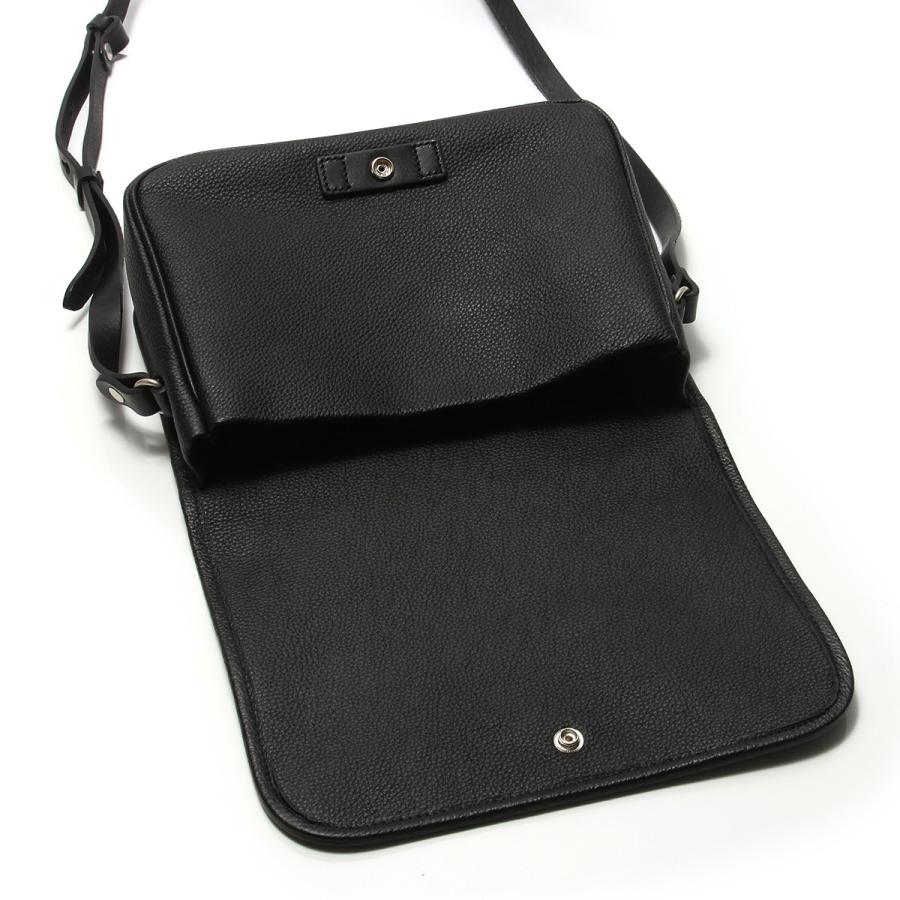 美品 SLOW レザーショルダーバッグ　メッセンジャーバッグ　ブラック 美品！SLOW レザーショルダーバッグ メッセンジャーバッグ ブラック