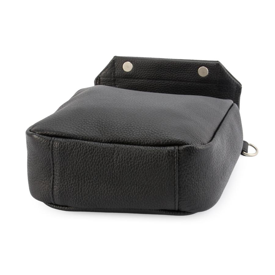 美品 SLOW レザーショルダーバッグ　メッセンジャーバッグ　ブラック 美品！SLOW レザーショルダーバッグ メッセンジャーバッグ ブラック