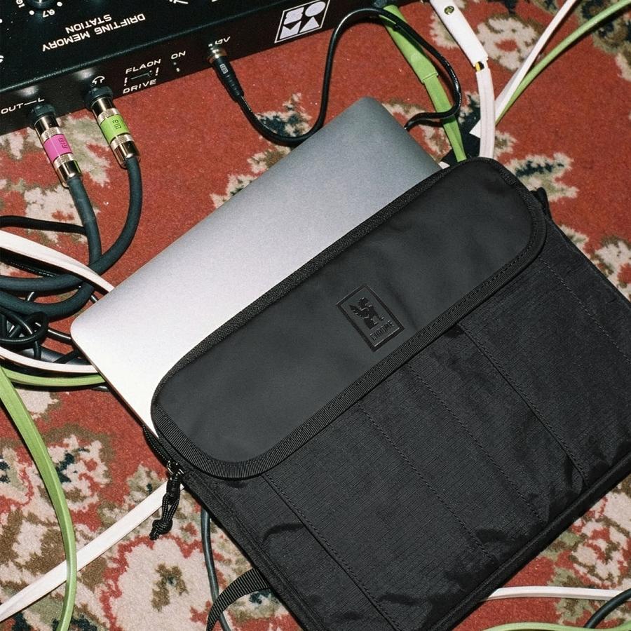 最大53% 4/17から クローム インダストリーズ ラップトップスリーブ CHROME INDUSTRIES AC255 | CHROME | 06