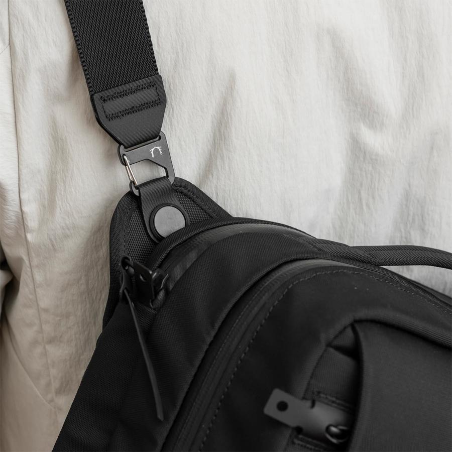 最大50% 1/8限定 ブラックエンバー ショルダーバッグ メンズ ブランド 軽量 大容量 防水 斜めがけ 大きめ A4 12L カメラバッグ BLACK EMBER 7225011 | BLACK EMBER | 11