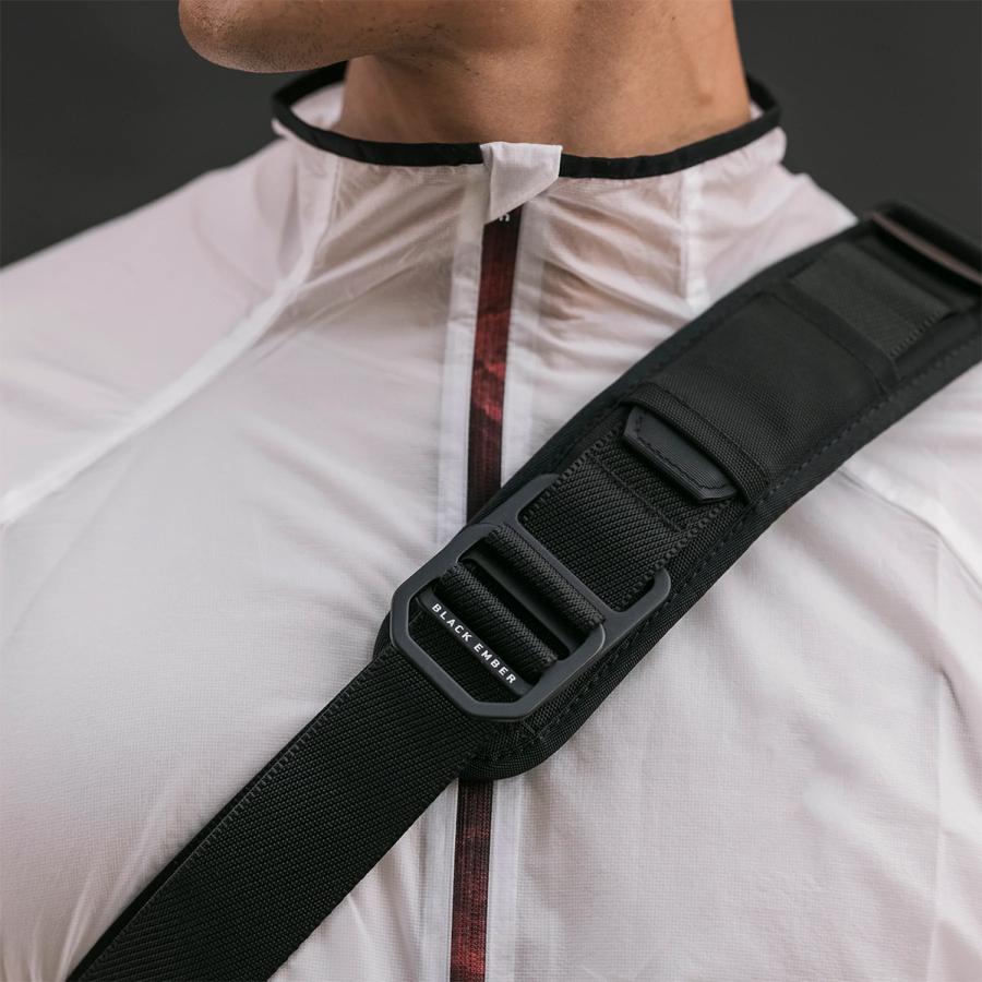 最大53% 3/1まで ブラックエンバー ショルダーバッグ メンズ ブランド 軽量 大容量 防水 斜めがけ 大きめ A4 12L カメラバッグ BLACK EMBER 7225011 | BLACK EMBER | 12