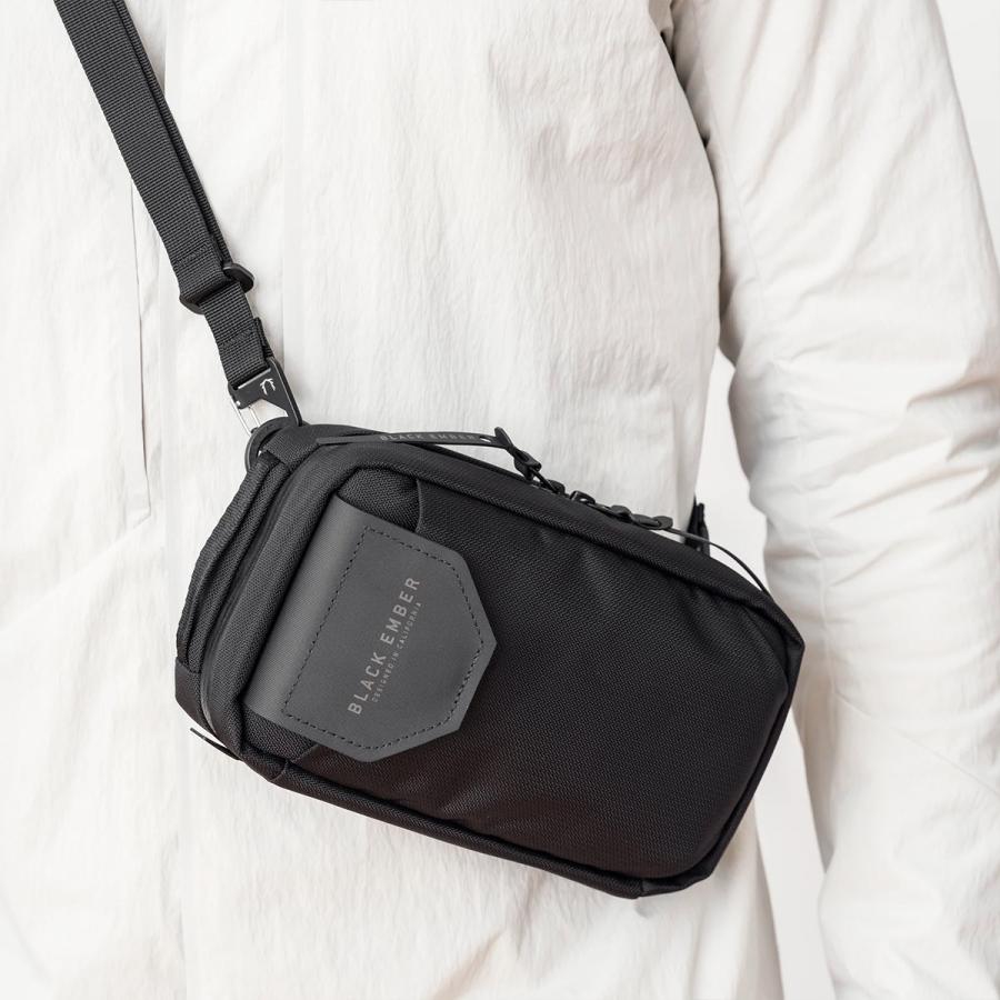 最大41% 9/8限定 ブラックエンバー ショルダーバッグ ショルダーウォレット 1.5L スマホ ガジェット 収納 軽量 旅行 BLACK EMBER 7226001 | BLACK EMBER | 11