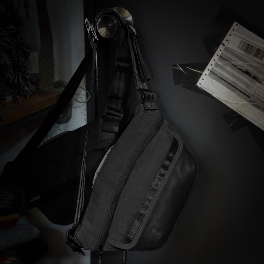 最大44% 3/22まで クローム インダストリーズ ボットフラップスリング ショルダーバッグ 5L ブラックキャンバスレザー 耐水 軽量 CHROME INDUSTRIES BJ009 | CHROME | 08