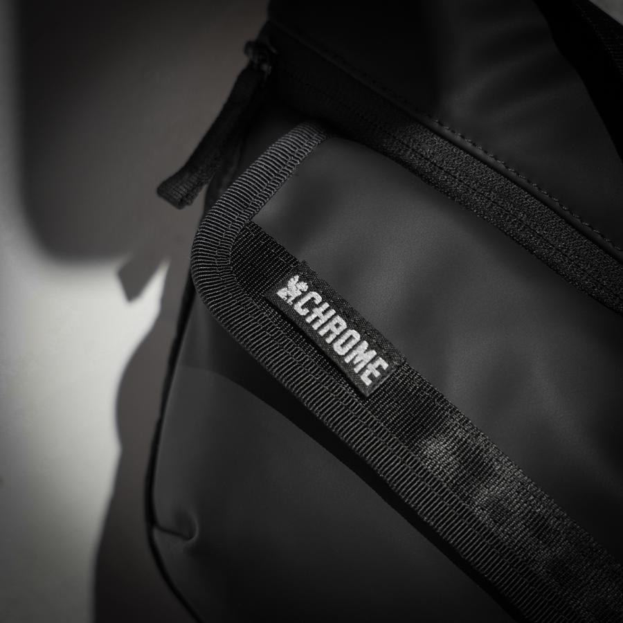 最大44% 3/22まで クローム インダストリーズ ボットフラップスリング ショルダーバッグ 5L マットブラック CHROME INDUSTRIES BOT FLAP SLING BJ009 | CHROME | 09