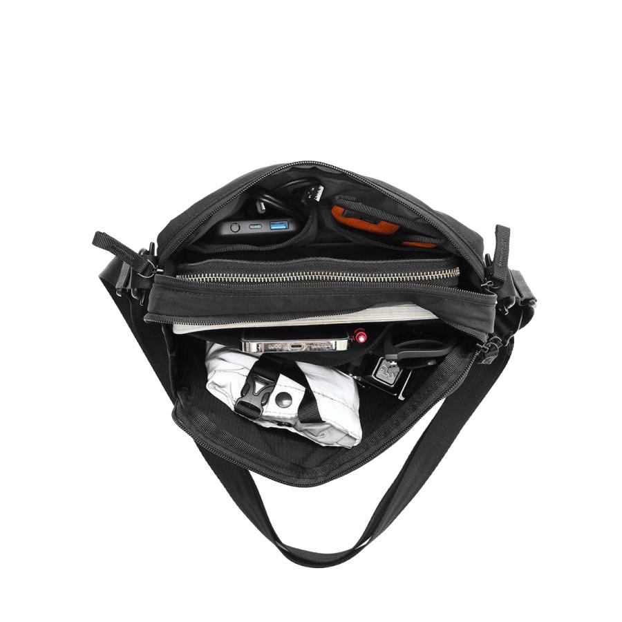 最大44% 3/22まで クローム インダストリーズ パックショルダー ショルダーバッグ 3L 耐水 ブラッククリンクル CHROME INDUSTRIES PACK SHOULDER BJ012 | CHROME | 06