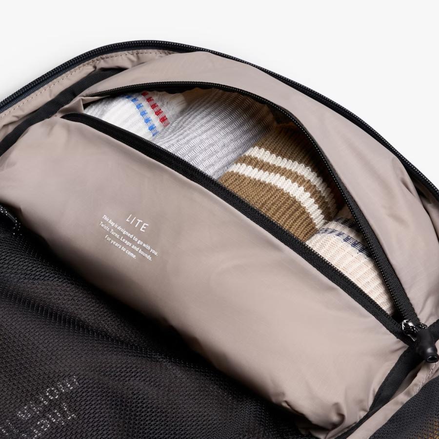 最大51% 2/20限定 ベルロイ ライト リュック バックパック B4 38L 軽量 大容量 フルオープン セットアップ チェストベルト Bellroy LITE blpb | Bellroy | 08
