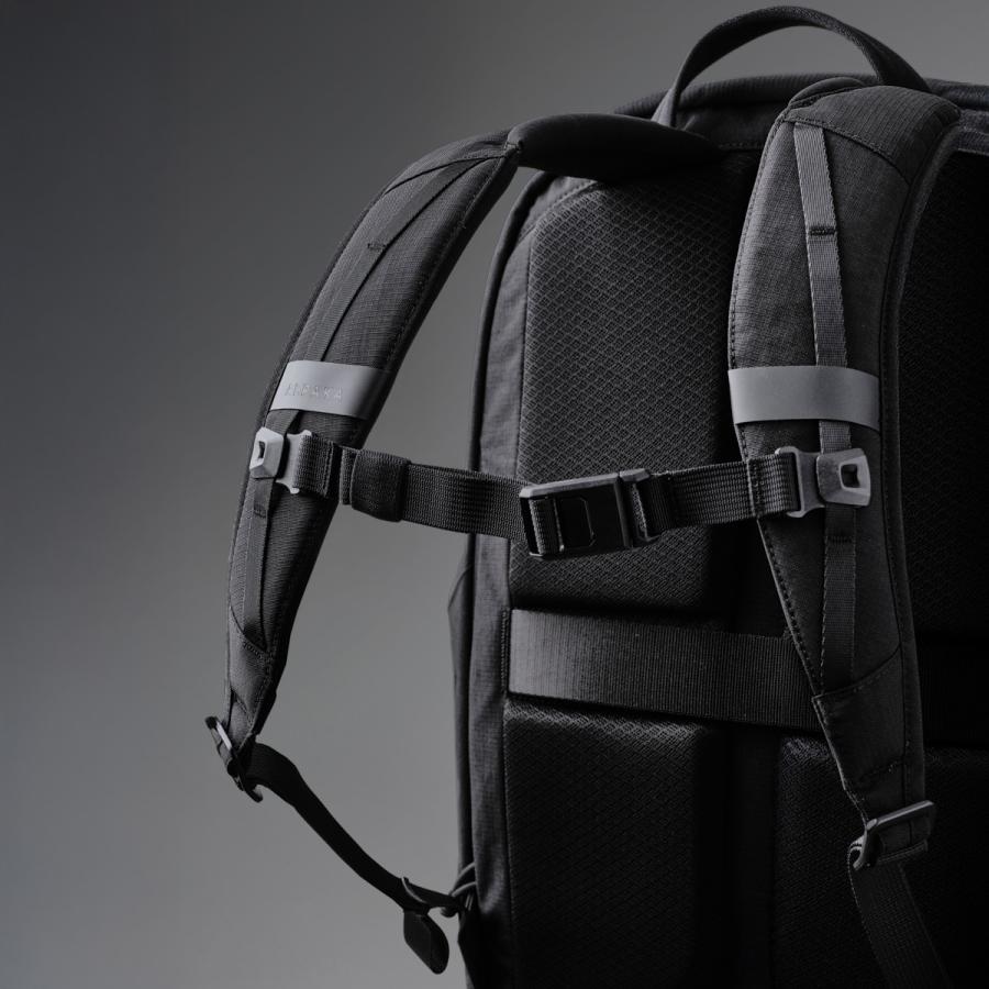 bravo バックパック（ブラック）リュック25L bravo バックパック（ブラック）リュック25L