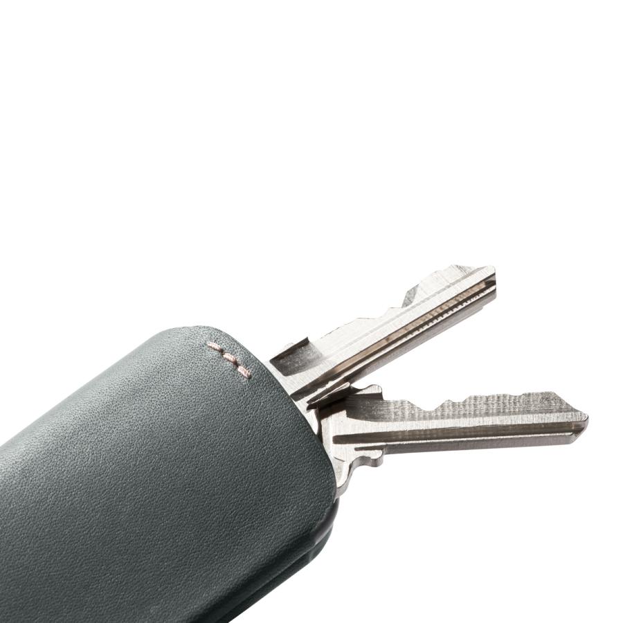 最大42% 8/30限定 Bellroy Key Cover 第3世代 ベルロイ キーカバー キーケース スマートキー ブランド レザー 本革 軽量 薄型 マグネット式開閉 EKCE 3年保証 | Bellroy | 17