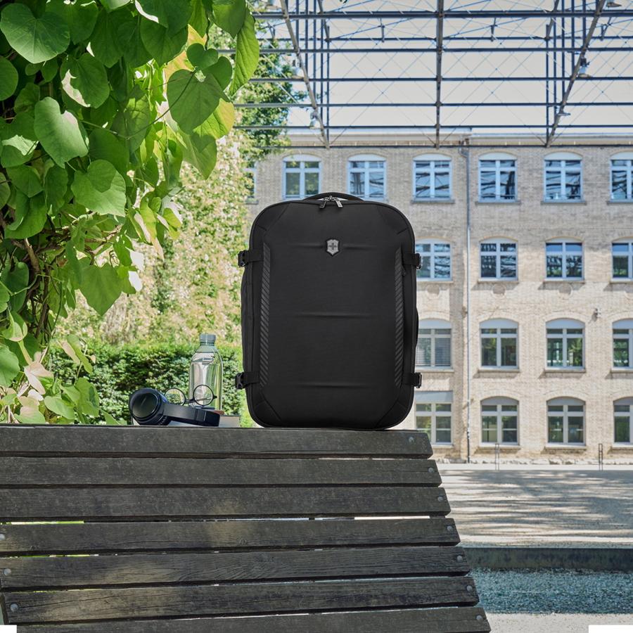 ビクトリノックス クロスライト ビジネスリュック 37L/42L 拡張 B4 PC収納 メンズ ブランド VICTORINOX 612423 | VICTORINOX | 15