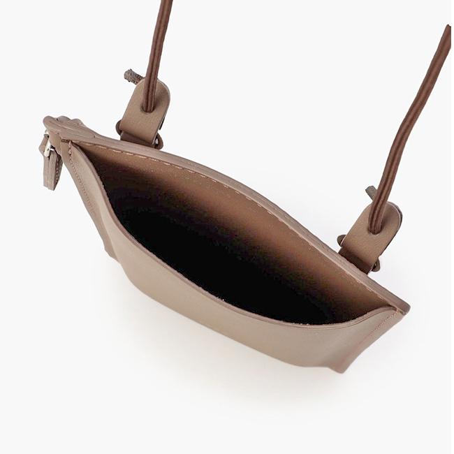 最大42% 3/30限定 FARO ファーロ ショルダーポーチ スマホポーチ メンズ レディース ブランド レザー 本革 軽量 薄型 黒 イタリア製 Calma F2337G302 在庫限り | FARO | 11