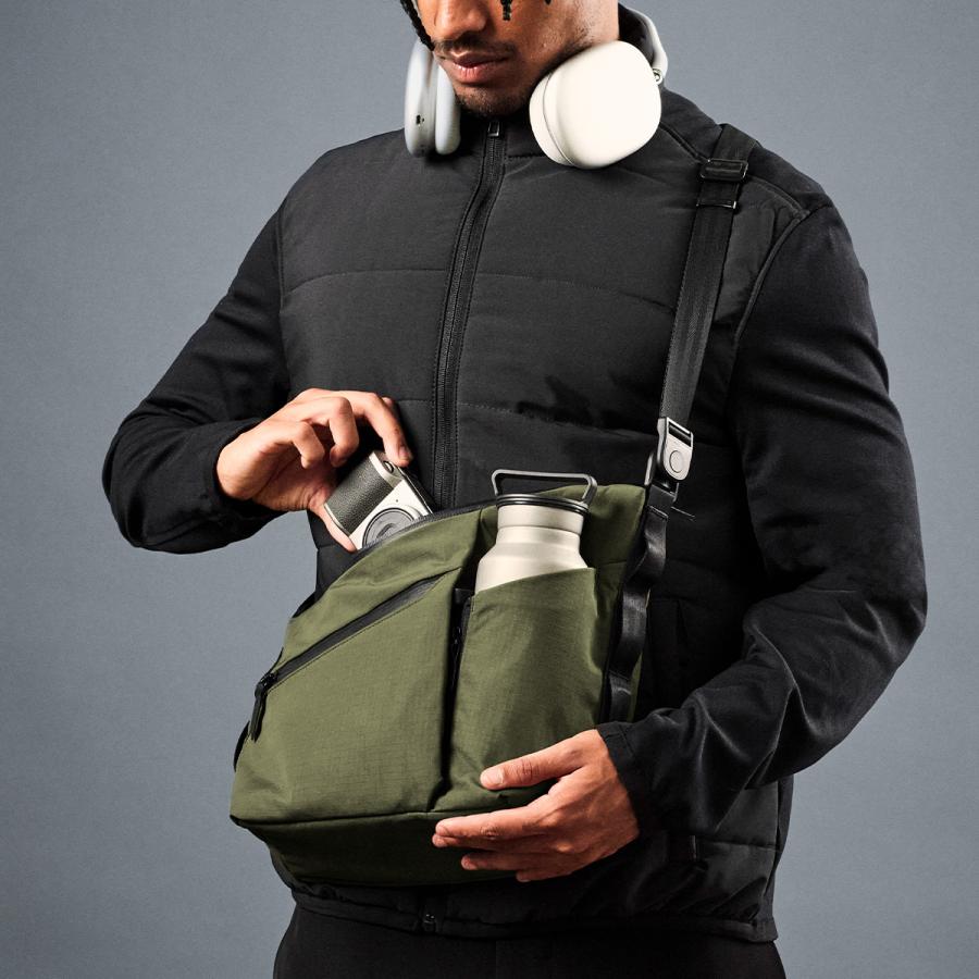 アルパカ ショルダーバッグ スリペットボトル 三日月形 ブラック ALPAKA 最大40% 12/1限定 アルパカ ショルダーバッグ メンズ スリング