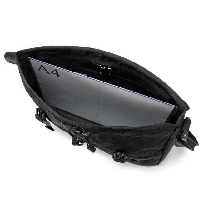 美品 ブリーフィング フレイター ショルダーバッグ メッセンジャー ブラック MFC MESSENGER WR（MFC メッセンジャー WR（メッセンジャー