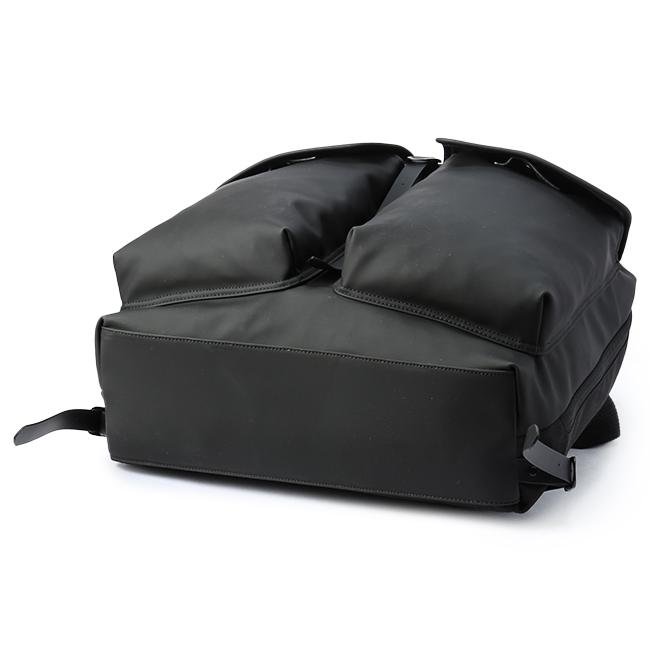 【超美品】イノベーター　ウォータープルーフ　リュック　INP7002 黒 17L 楽天市場】イノベーター INP7002 17L デイ パック B4 バック