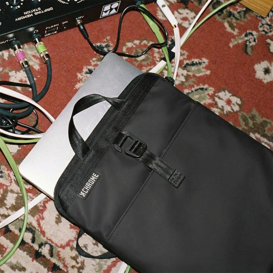 最大50% 8/25限定 クローム インダストリーズ ラップトップバッグ 縦型 マットブラック CHROME INDUSTRIES JP245 | CHROME | 06