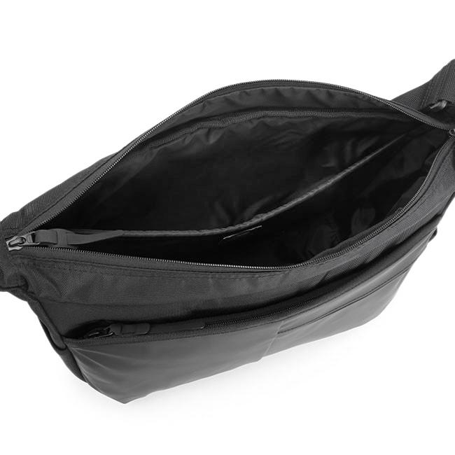 美品　ニューバランス　バッグ　大容量　ナイロン　多収納　ブラック　黒　肩掛け New Balance 最大46%☆8/24まで ニューバランス リュック メンズ