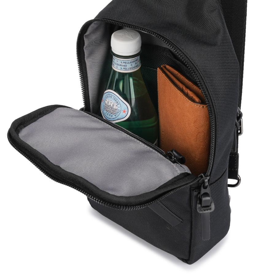 コムサ・メン オブリック ボディバッグ スリングバッグ 軽量 メンズ ブランド COMME CA MEN OBLIQUE LCM 07133 | COMME CA MEN | 07