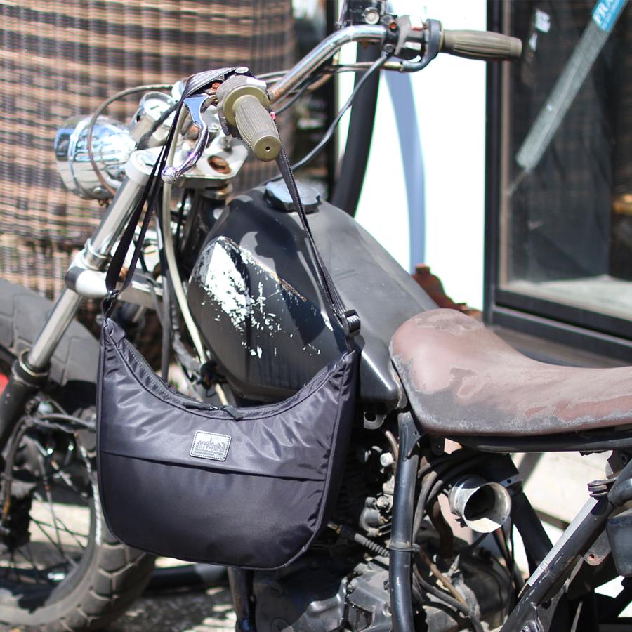 最大50% 8/15限定 マンハッタンポーテージ ブラックレーベル ツイルナイロン ショルダーバッグ メンズ 三日月型 Manhattan Portage Black Label MP6062TWLBL | Manhattan Portage BLACK LABEL | 09