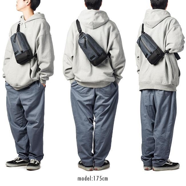 【極美品】マスターピースslick スリングバッグ ボディバッグ　ネイビー 極美品】マスターピースslick スリングバッグ ボディバッグ ネイビー