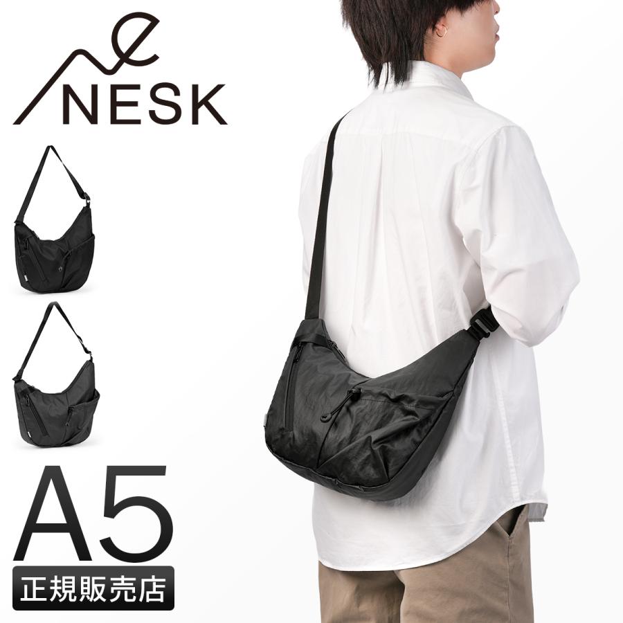 最大42% 1/13限定 ネスク ショルダーバッグ メンズ レディース ペットボトル 入る 三日月型 A4 NESK NS-016 | NESK