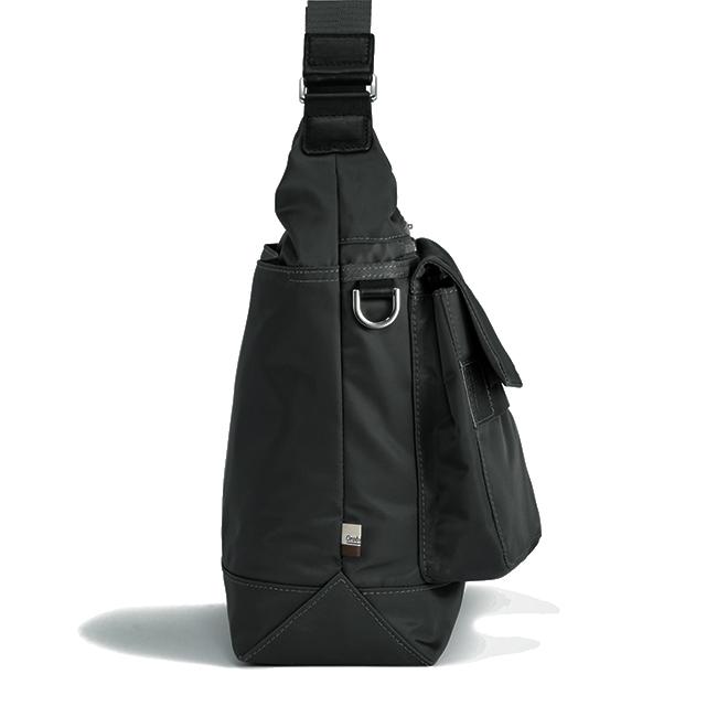 最大51% 1/11限定 オロビアンコ ショルダーバッグ メンズ ブランド 大容量 軽量 横型 舟型 斜めがけ 大きめ 11L A4 タッティカ Orobianco TATTICA 92942 | Orobianco | 11