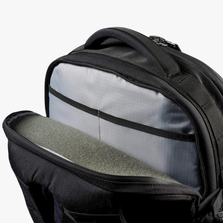 未使用級 PELICAN ペリカン バックパック リュック ブラック 大容量 最大50% 10/11限定 ペリカン イージス トラベルリュック トラベル