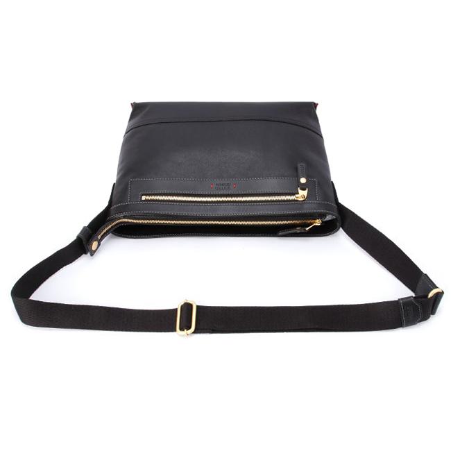 美品　タケオキクチ　A4 マンチェスターショルダーバッグ　レザー　ブラック TAKEO KIKUCHI 最大41% 8/5限定 タケオキクチ ショルダーバッグ