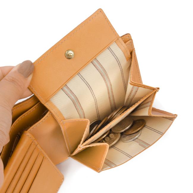 【新品/本物】TAKEO KIKUCHI 二つ折財布/ベージュ￥17,600- 新品/本物】TAKEO KIKUCHI 二つ折財布/ベージュ￥17，600-